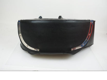 Vänster sida på Sidoväska från en Universal Universal -0 moped.