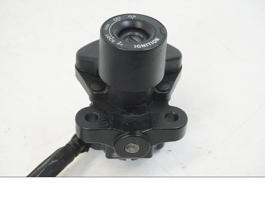 Extrabild5 på Låssats från en Yamaha YZF 1000 R1 -2004 motorcykel.