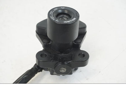 Extrabild5 på Låssats från en Yamaha YZF 1000 R1 -2004 motorcykel.