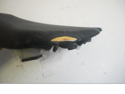 Höger sida på Sadel från en Kawasaki ZX-10R -2008 motorcykel.