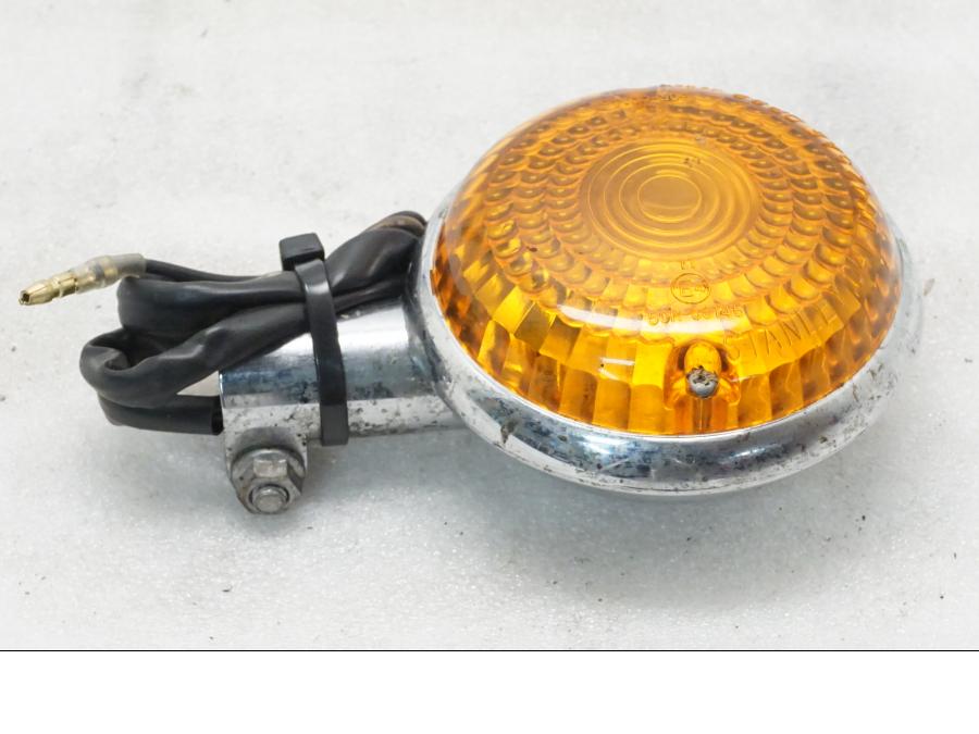 Framsidan på Blinkers från en Yamaha XVZ 13TD -1999 motorcykel.