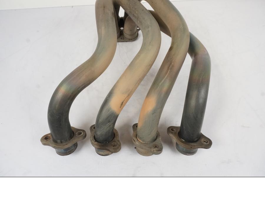 Snett uppifrån på Grenrör från en Honda CBR 900 RR -2003 motorcykel.