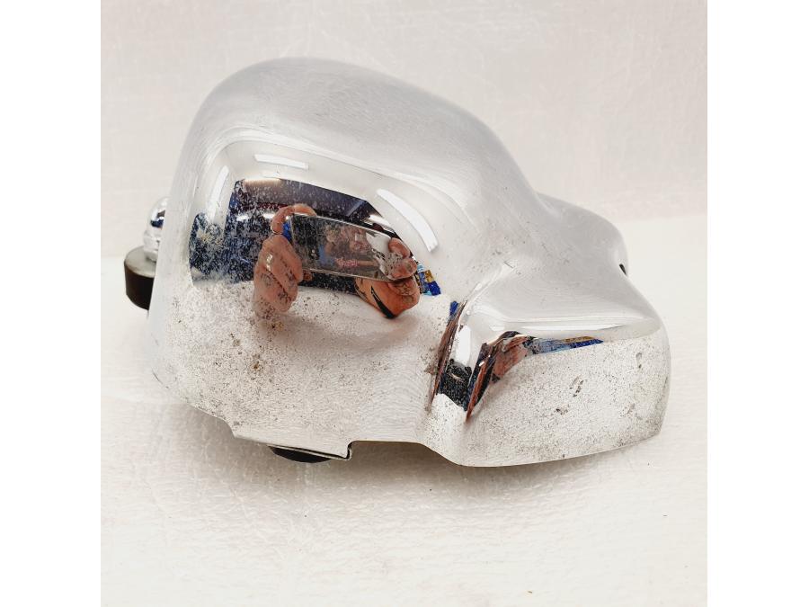 Baksidan på Dekorkåpa från en H-D V-Rod 1130 -2005 motorcykel.