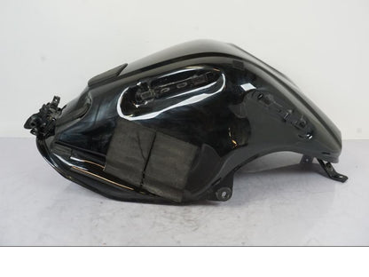 Baksidan på Bensintank från en Honda VFR 1200 -2010 motorcykel.