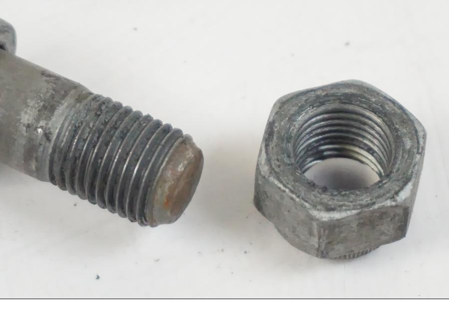 Vänster sida på Axel från en BMW F 650 CS -2002 motorcykel.