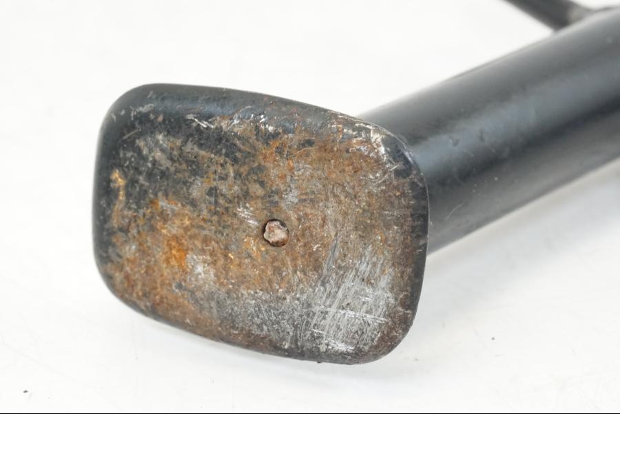 Vänster sida på Sidostöd från en Honda CBR 650 R -2019 motorcykel.