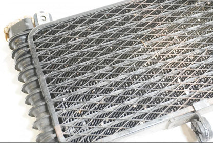 Snett uppifrån på Oljekyl från en Suzuki GSX 1300 BK -2008 motorcykel.