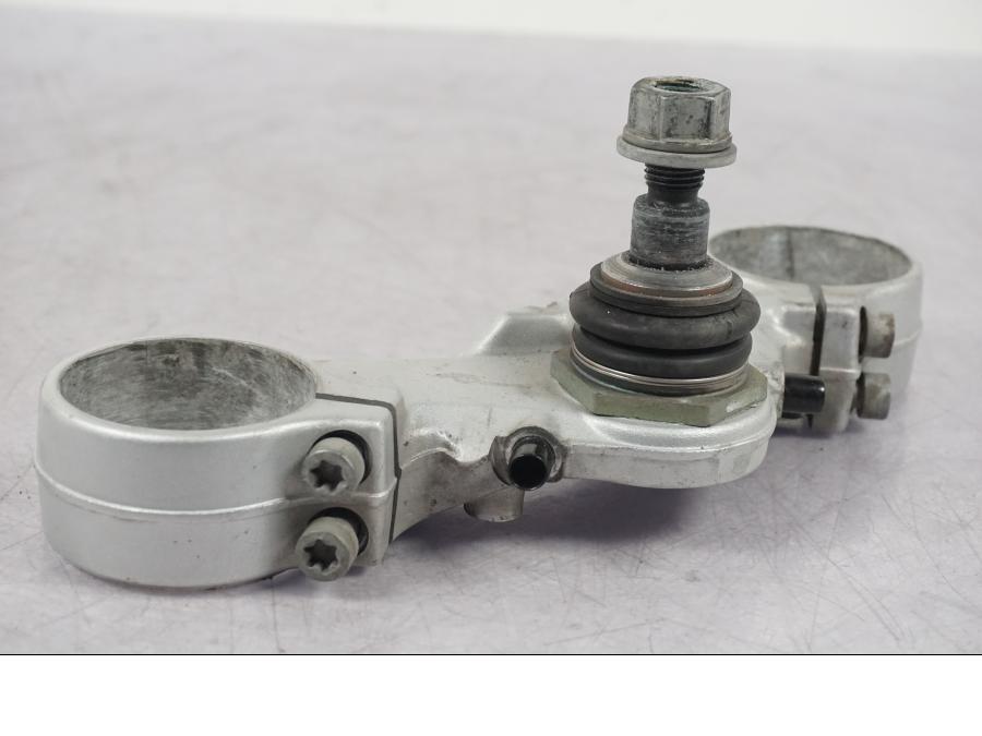 Snett uppifrån på Gaffelkrona från en BMW R 1200 GS -2005 motorcykel.