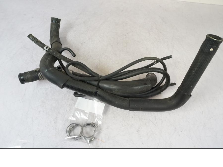 Extrabild4 på Vattenkyl Slang Set från en Suzuki GSX 1300 RX -1999 motorcykel.