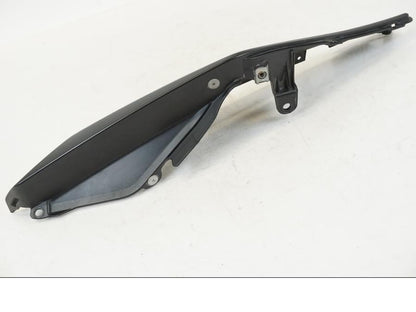 Höger sida på Bakvinge från en Aprilia Tuono V4R -2011 motorcykel.