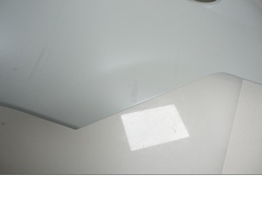 Extrabild1 på Magkåpa från en Ducati Panigale V2 -2023 motorcykel.