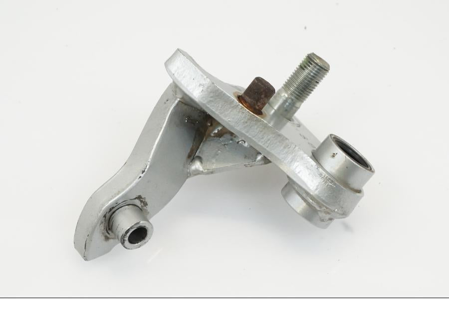 Snett uppifrån på Fotpinnefäste från en Honda XRV 750 -2003 motorcykel.