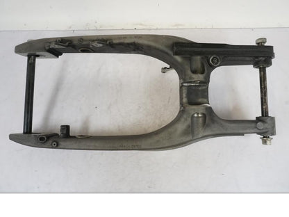 Snett nerifrån på Sving från en KTM 640 SM -2005 motorcykel.