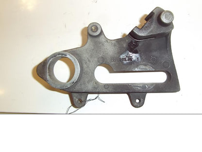 Baksidan på Bromsoksfäste från en KTM 640 Duke -2002 motorcykel.