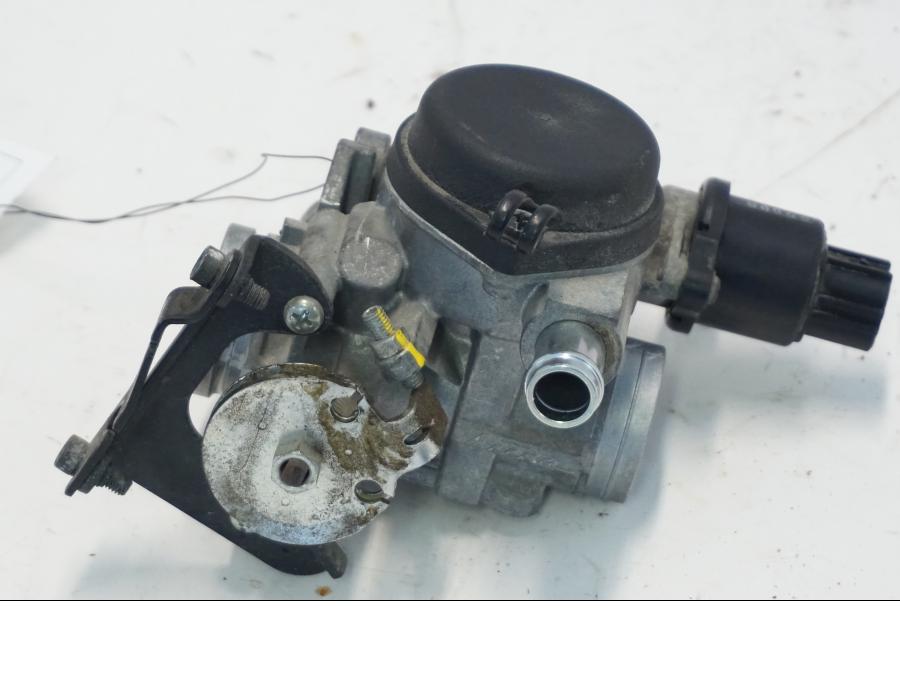 Framsidan på Spjällhus från en Yamaha X-Max 250 -2016 scooter.