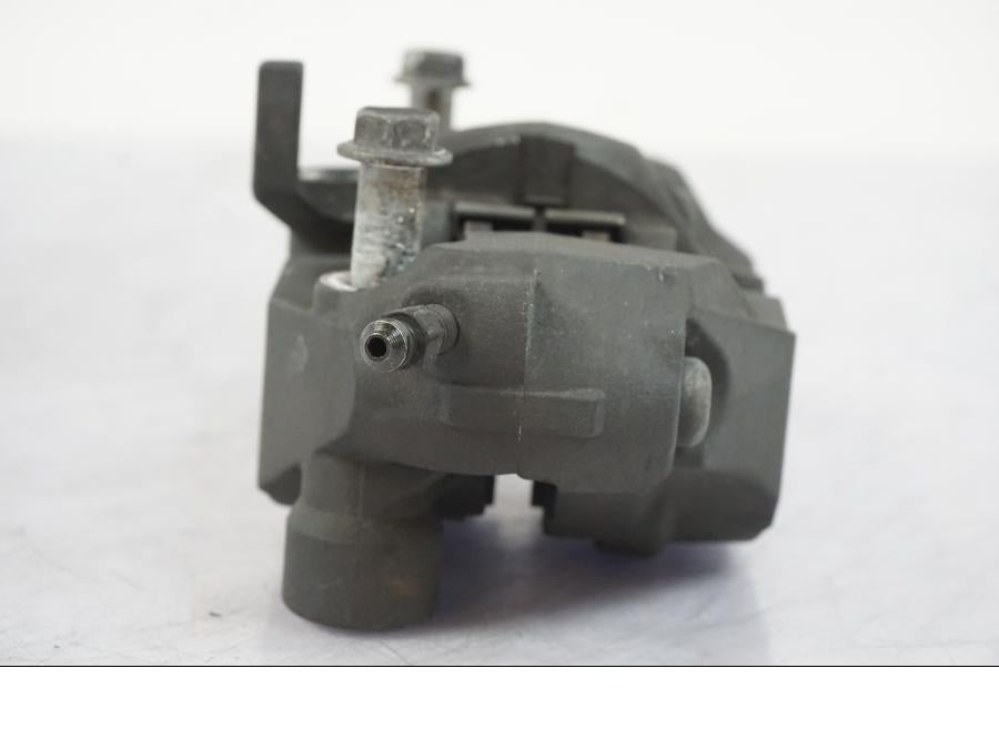 Snett uppifrån på Bromsok från en Suzuki GSX-R 750 -2006 motorcykel.