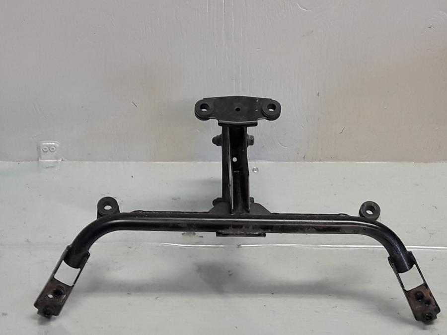 Framsidan på Toppkåpstag från en Yamaha FZ-6 -2004 motorcykel.