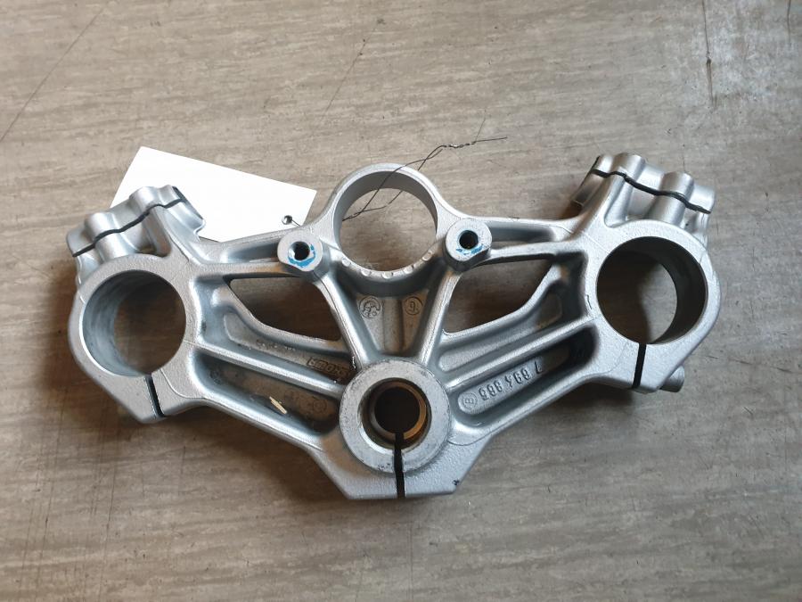 Baksidan på Gaffelkrona från en BMW F 800 S -2009 motorcykel.