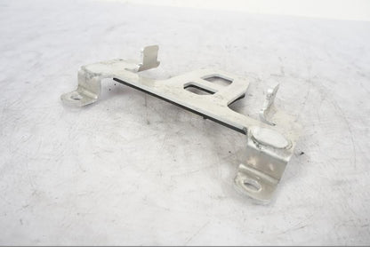 Framsidan på Batterihållare från en KTM 690 SMCR -2016 motorcykel.