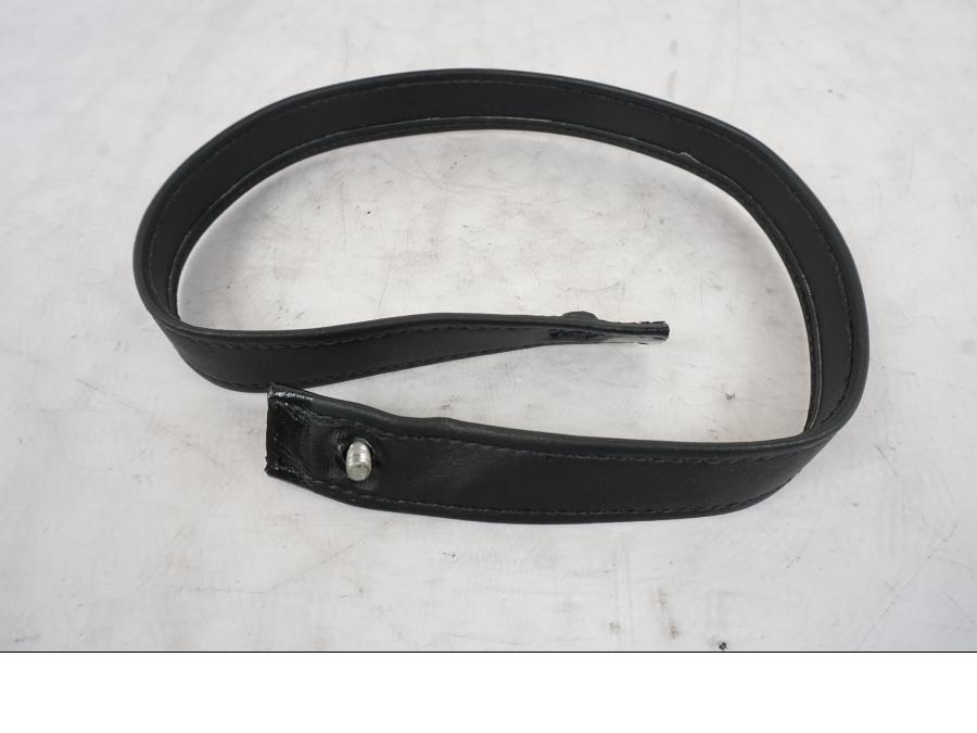 Framsidan på Sadelrem från en H-D Softail Sport Glide FLSB -2022 motorcykel.