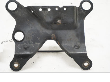 Framsidan på Instrumentpanelsfäste från en Aprilia SL 750 Shiver -2008 motorcykel.