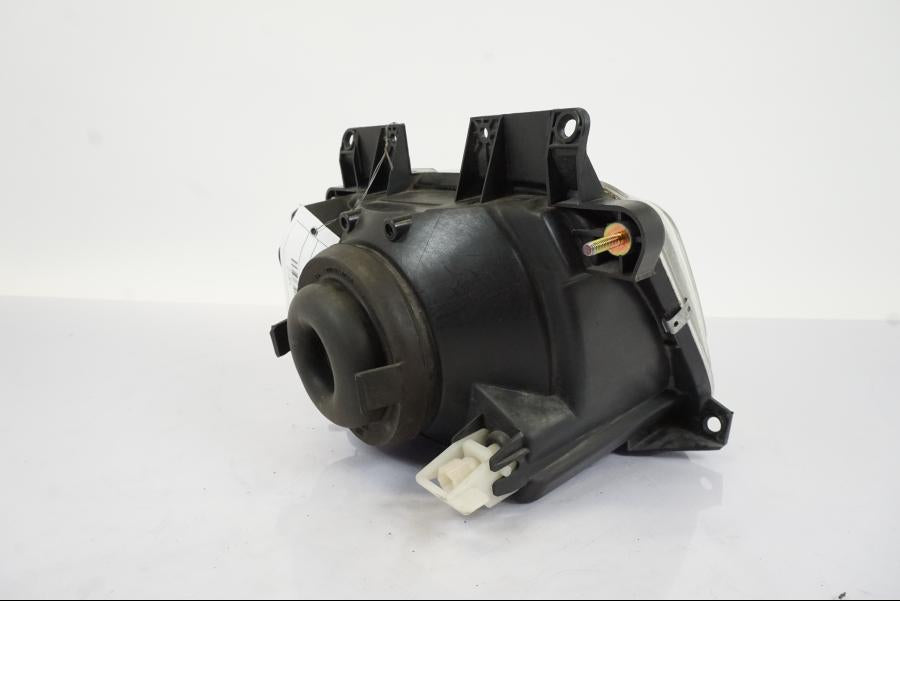 Baksidan på Strålkastare från en BMW R 1150 RS -2003 motorcykel.