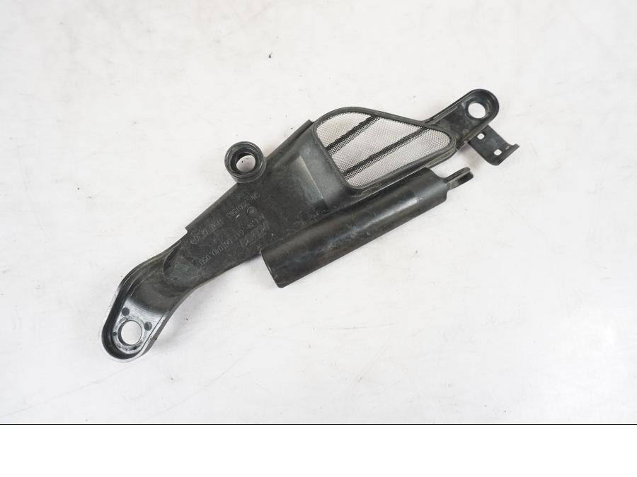 Framsidan på Luftintag från en KTM 790 Duke -2018 motorcykel.