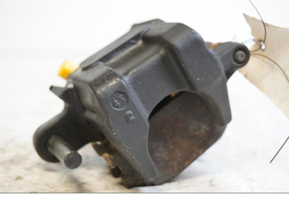 Baksidan på Bromsok från en Suzuki SV 1000 -2005 motorcykel.