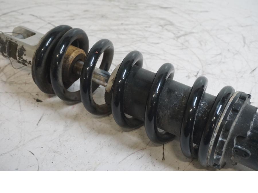 Höger sida på Stötdämpare från en Husqvarna TR 650 Strada -2012 motorcykel.