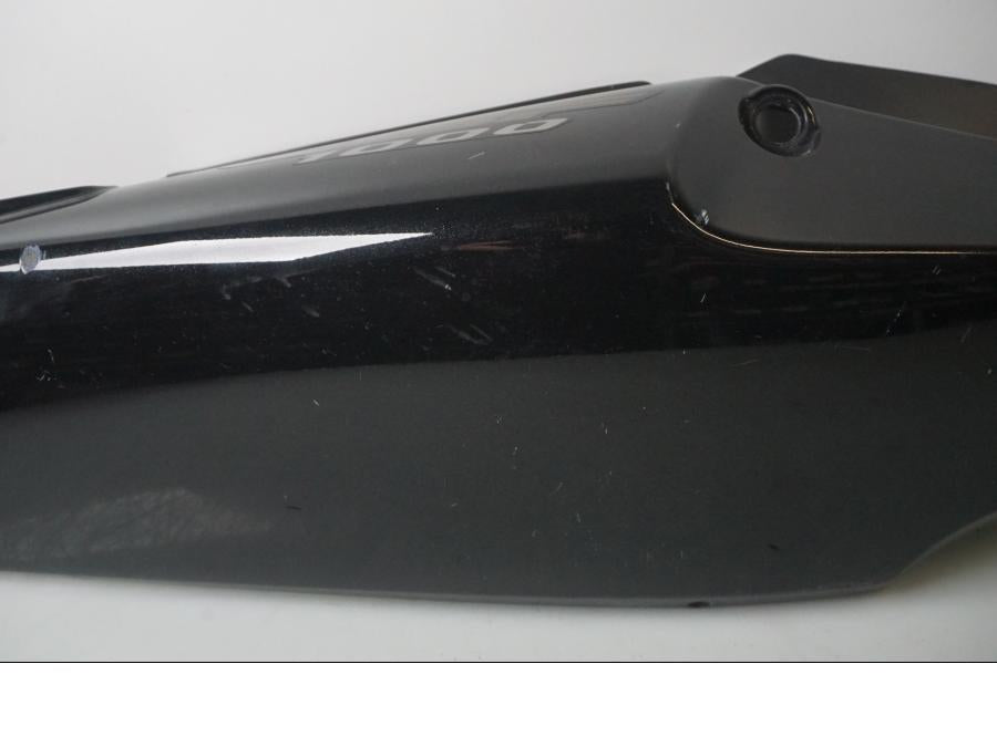 Höger sida på Bakvinge från en Honda CBF 1000 -2006 motorcykel.