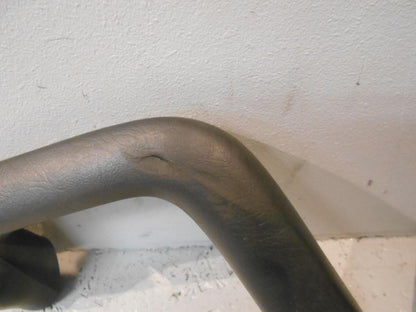 Baksidan på Passagerarhandtag från en Honda GL 1800 -2001 motorcykel.