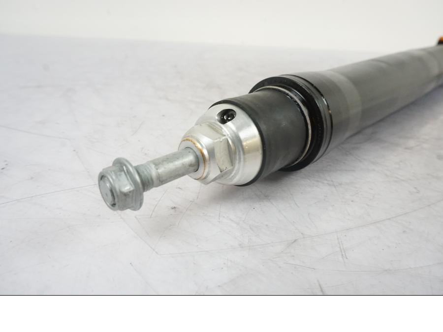 Snett nerifrån på Gaffelben från en BMW R 1250 GS -2019 motorcykel.