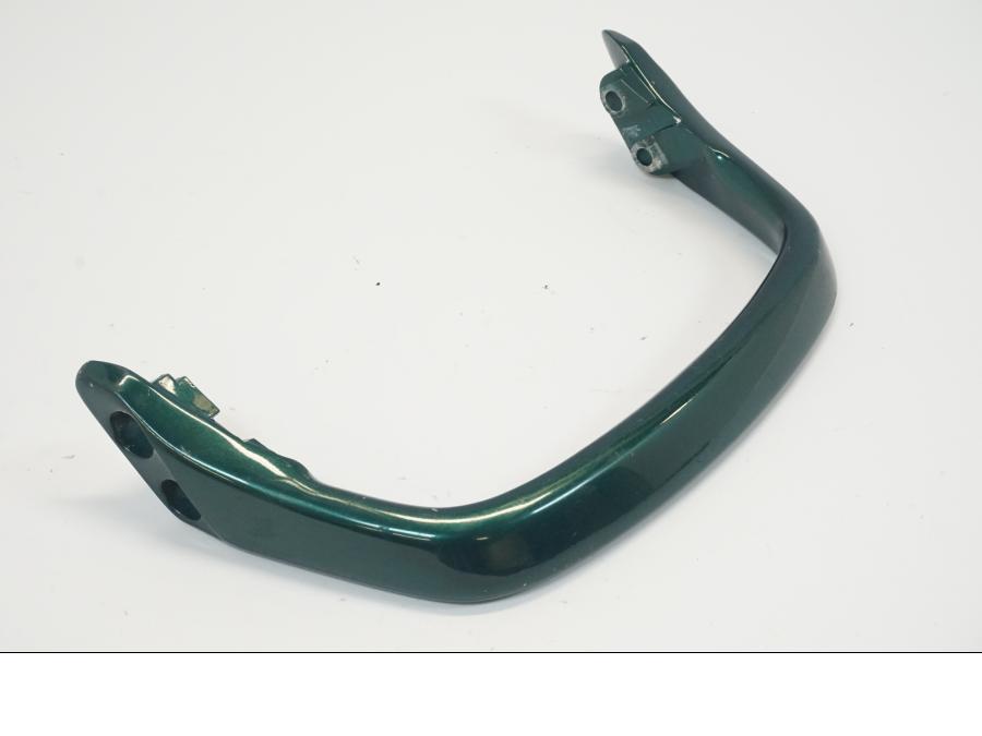 Framsidan på Passagerarhandtag från en Yamaha XJR 1300 -1999 motorcykel.