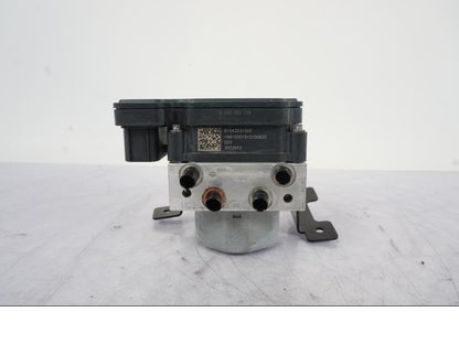 Baksidan på ABS Modulator från en KTM 1290 Super Duke -2019 motorcykel.