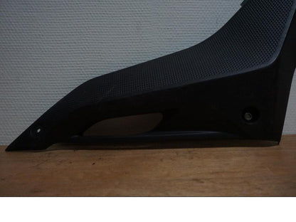 Baksidan på Sidopanel från en Yamaha YZF-R 125 -2008 motorcykel.