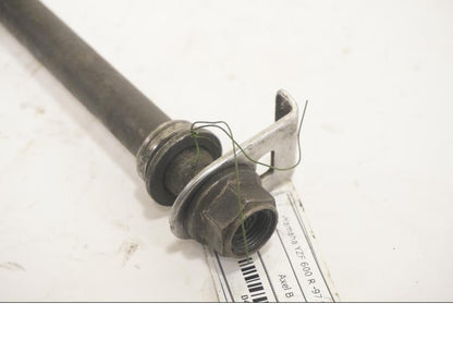 Baksidan på Axel från en Yamaha YZF 600 R -1997 motorcykel.