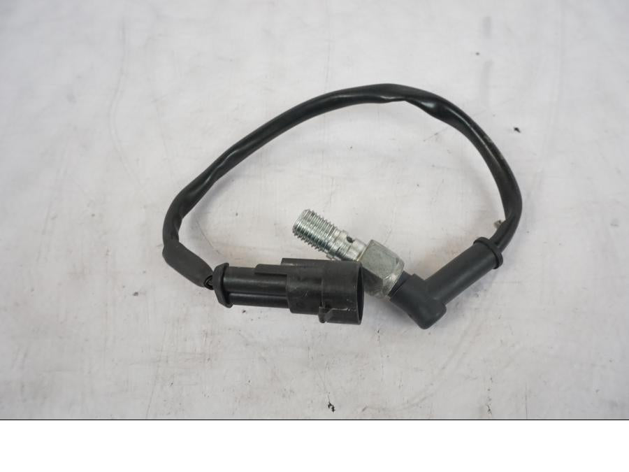 Framsidan på Bromsljuskontakt från en Suzuki GSX-R 1000 -2005 motorcykel.