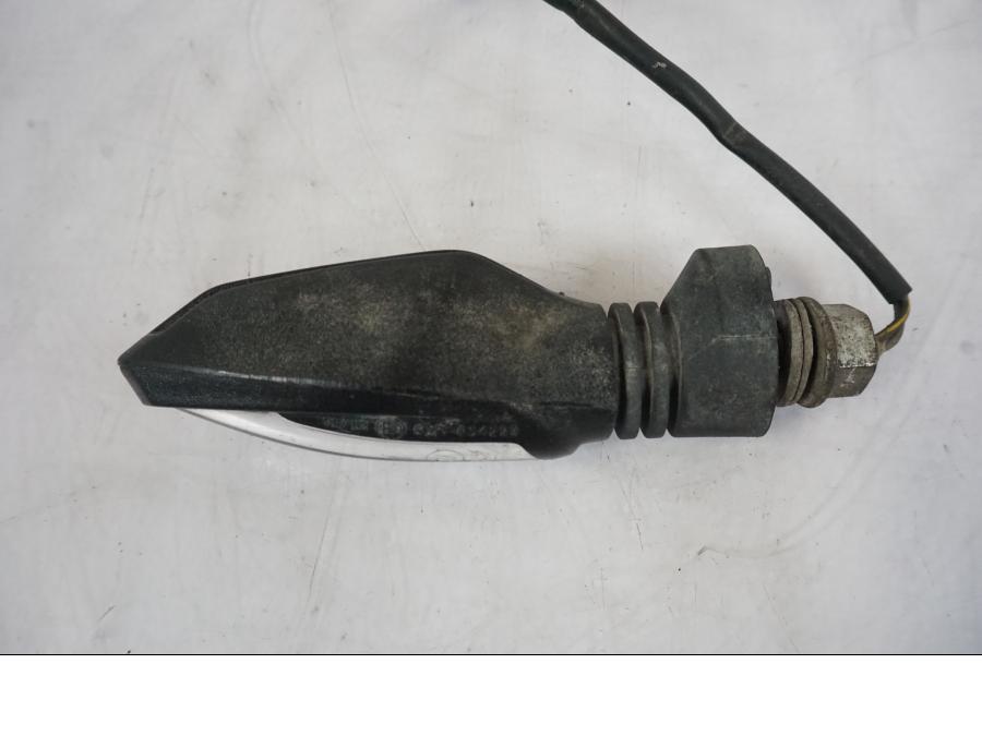 Baksidan på Blinkers LED från en KTM 125 Duke -2017 motorcykel.