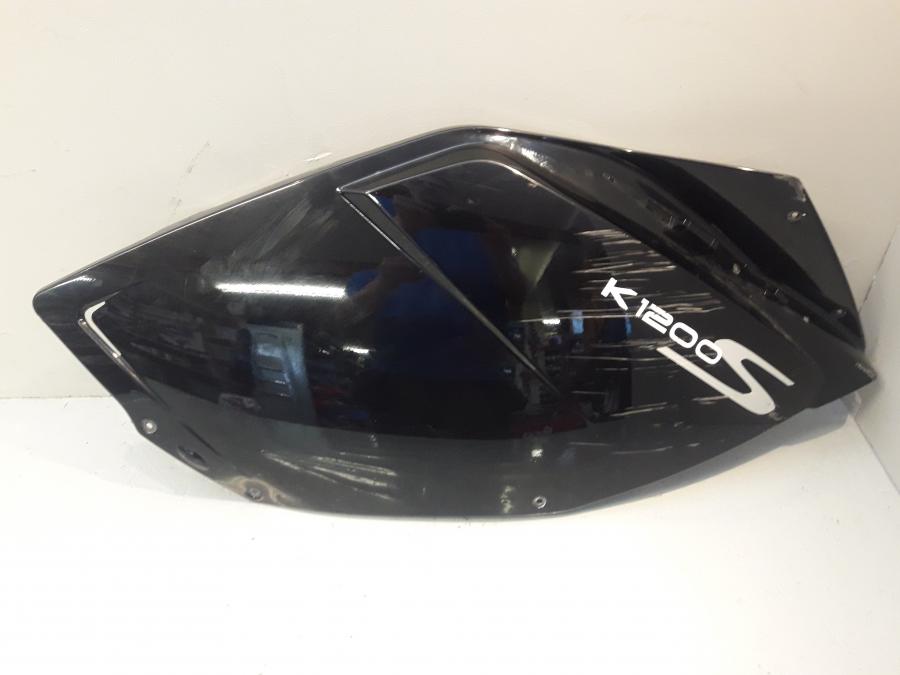 Framsidan på Sidkåpa från en BMW K 1200 S -2008 motorcykel.