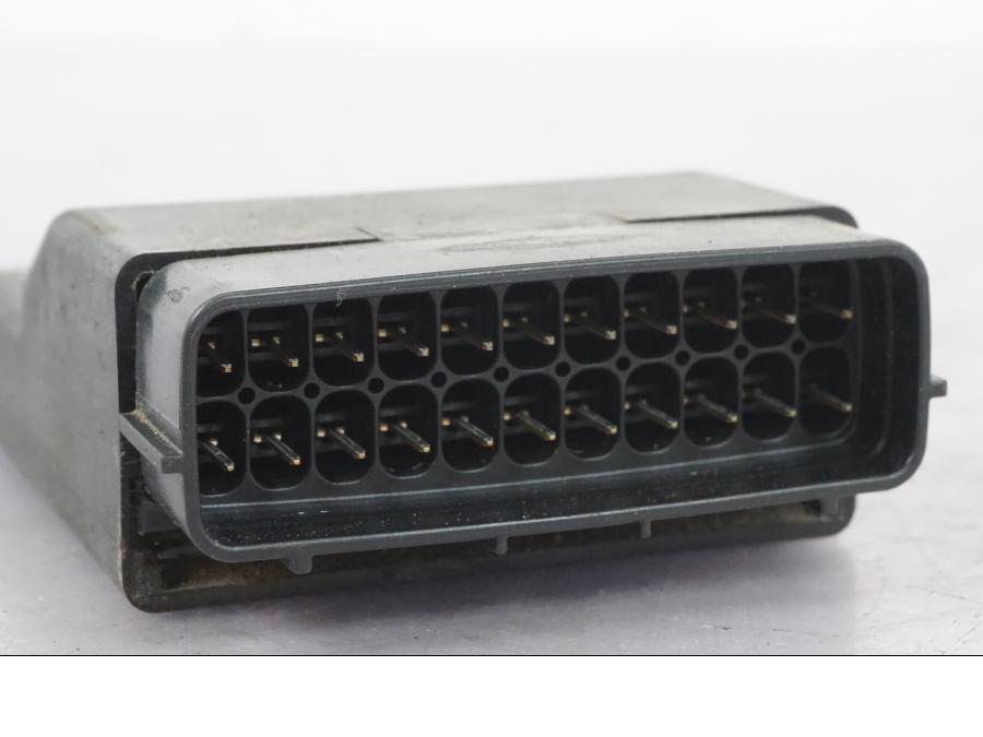 Baksidan på CDI / ECU från en Honda NT 650 V -2002 motorcykel.