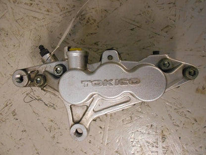 Baksidan på Bromsok från en Suzuki VZ 1600 -2004 motorcykel.