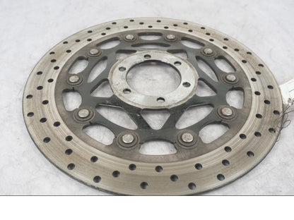 Höger sida på Bromsskiva från en Yamaha FZ-S 600 -1998 motorcykel.