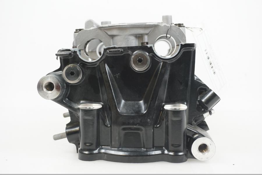 Vänster sida på Topplock från en BMW F 850 GS -2019 motorcykel.