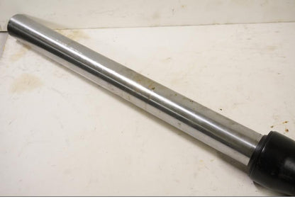 Vänster sida på Gaffelben från en Kawasaki GPZ 600 R -1994 motorcykel.