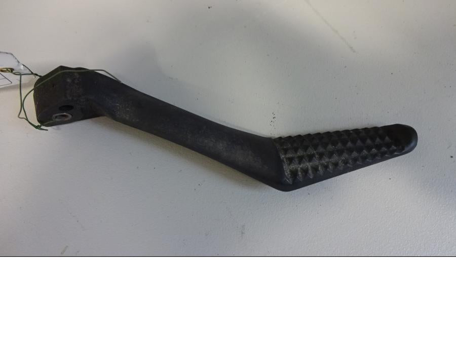 Framsidan på Fotpinne från en Yamaha MT-01 -2005 motorcykel.