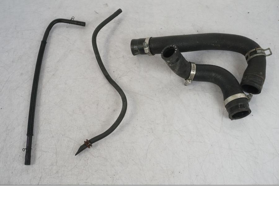 Framsidan på Vattenkyl Slang Set från en Yamaha MT-09 SP -2018 motorcykel.