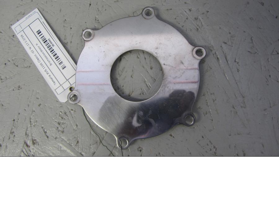 Framsidan på Bromsskivedekor från en Yamaha XVS 1100 -2002 motorcykel.