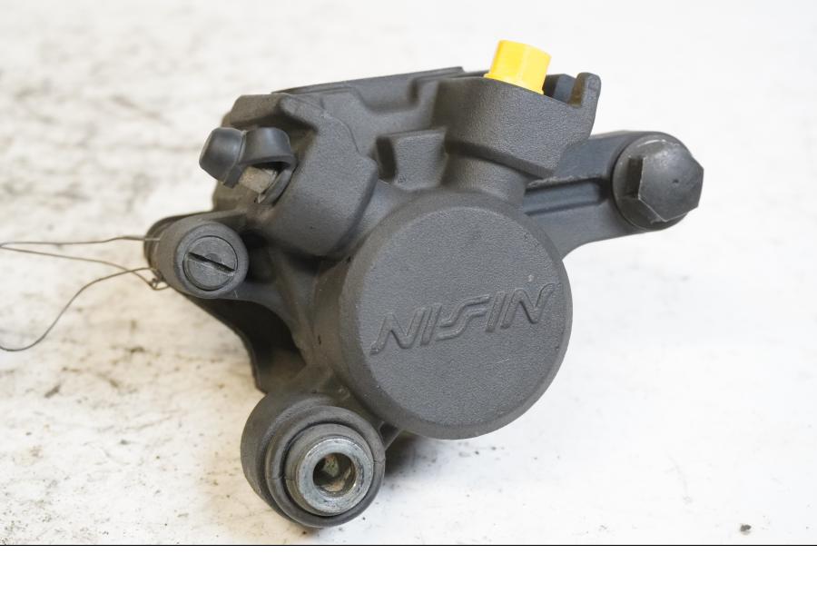 Framsidan på Bromsok från en Suzuki DL 1000 -2004 motorcykel.