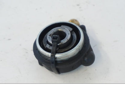 Snett uppifrån på Hastighetsdrivning från en Kymco Agility 125 -2019 scooter.