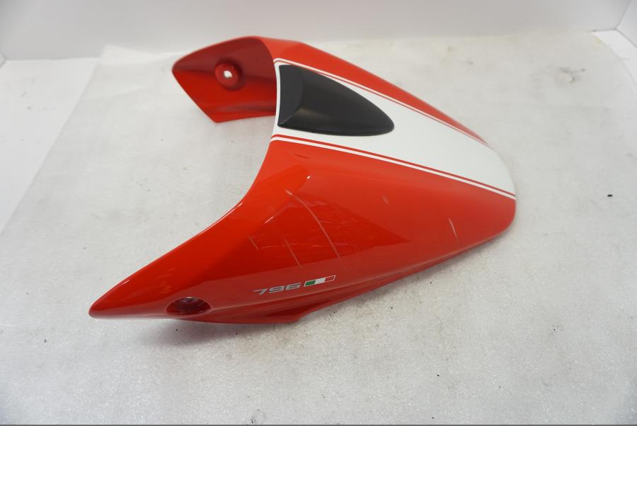 Höger sida på Kuts från en Ducati Monster 796 -2013 motorcykel.